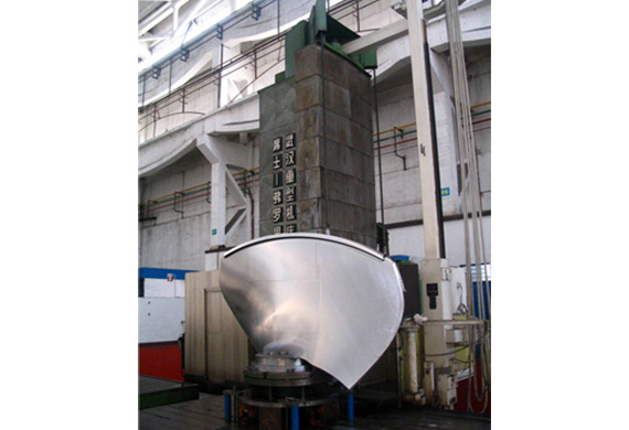 Các cánh của tổ máy nhà máy thủy điện Xiushan ở Hồ Nam được gia công trên máy phay khoan CNC năm trục.